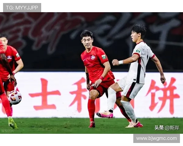 梅州客家主场迎强敌鏖战绿茵赛场再燃客家足球激情之夜